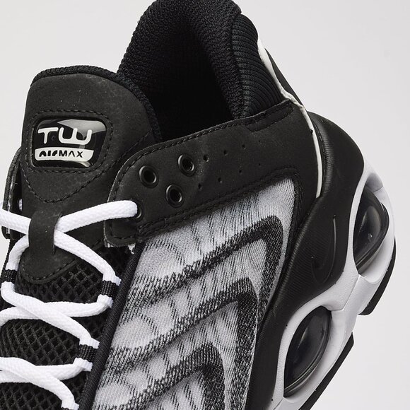 Nike Air Max TW. Brand New. Mens Size: 11. main image 4